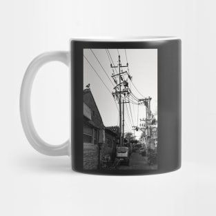 In Beijing's alleyway-under the wire Mug